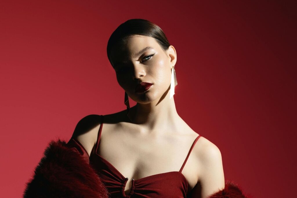 Understanding the Craftsmanship of Handmade False Eyelashes from Indonesia 21